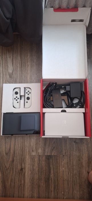 Nintendo Switch Oled+ Zelda botw и pokemon sp