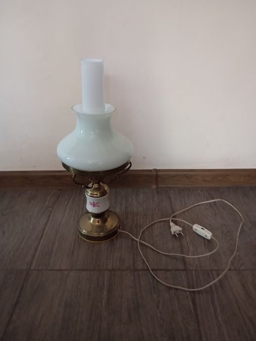 Лампа настольная