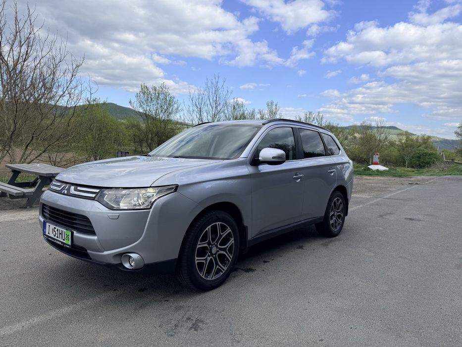 Vând Mitsubishi Outlander 4X4