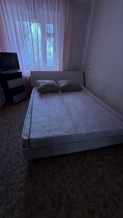 Продам спальные гарнитуры 2шт и диван