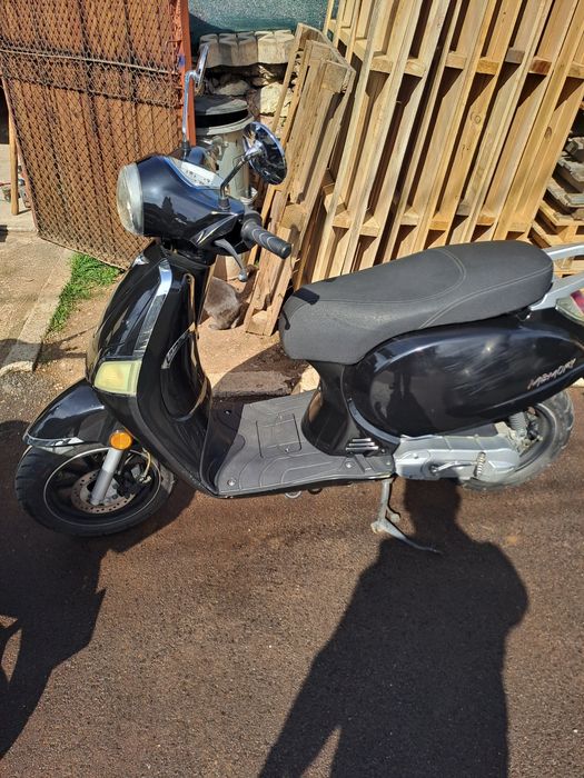 Скутерите са с документи