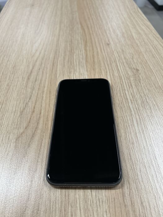 Продам IPhone 11 в хорошем состоянии