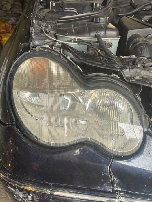 Полиране на фарове страхотен ефект - 33 евро.