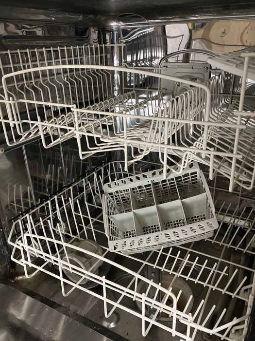 Съдомиялна Indesit