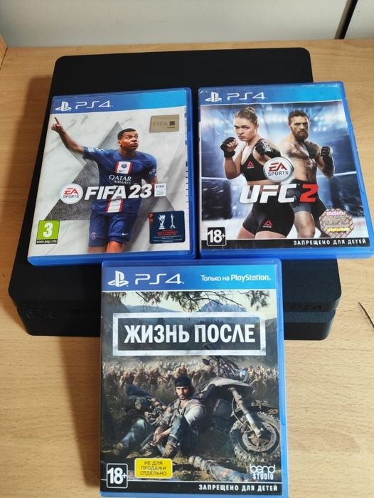 PlayStation 4 - отличное состояние + игры + 2 геймпада