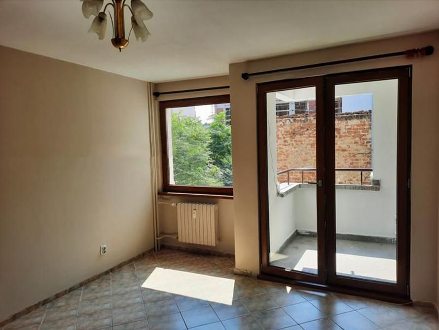 Дава се под наем Двустаен апартамент в София, Център - 52 кв.м за 678.3 € - Снимка #2