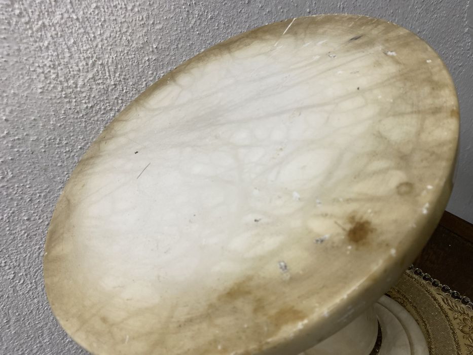 Италианска мраморна колона поставка за цветя