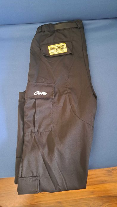 Карго панталони Corteiz черно/бели