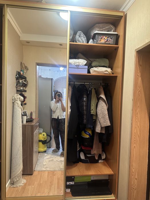 Шкаф купе с зеркалом