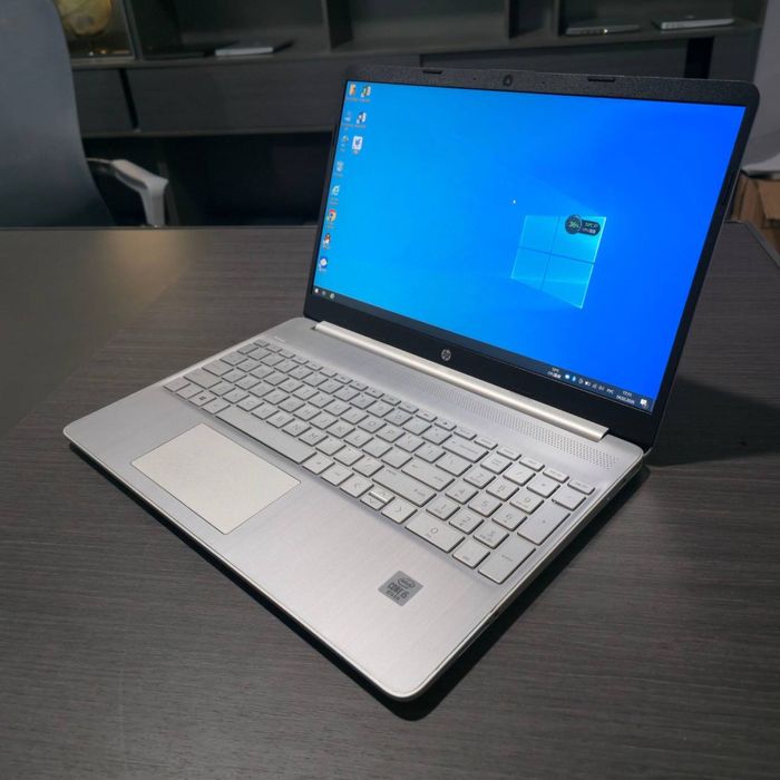 Hp laptop 15s. SSD 256gb RAM 8gb DDR4