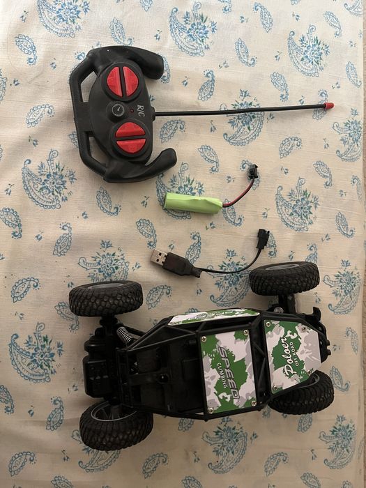 Продам машинку на радиоуправления