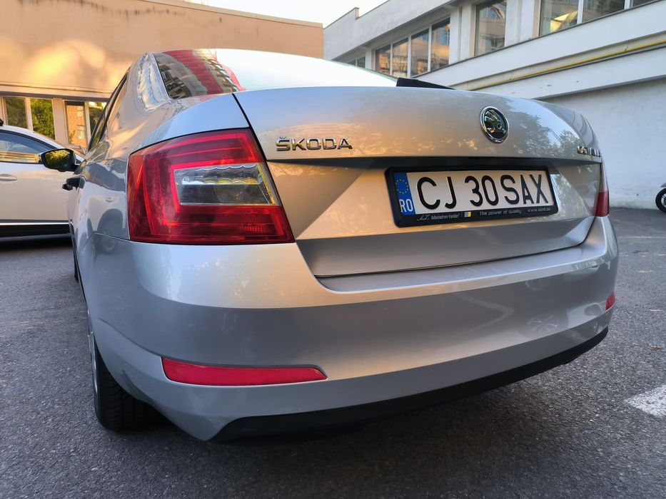 Vând Skoda Octavia
