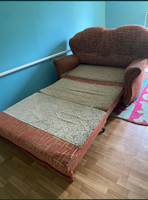 Диван сафа продам