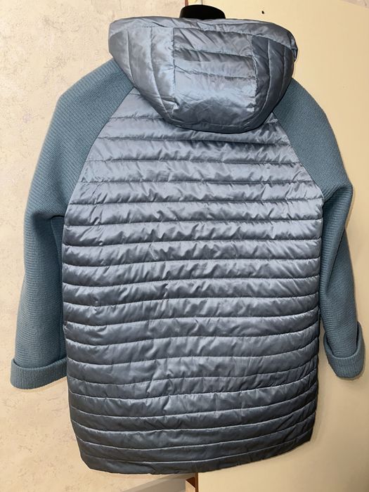 Женская куртка с капюшоном