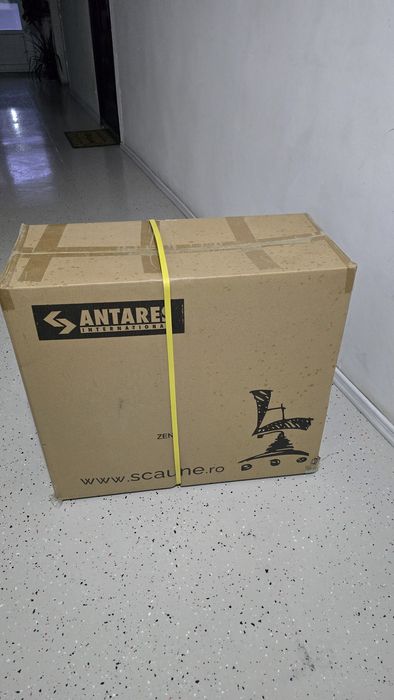 Scaun rotativ de birou, la cutie,  impecabil!