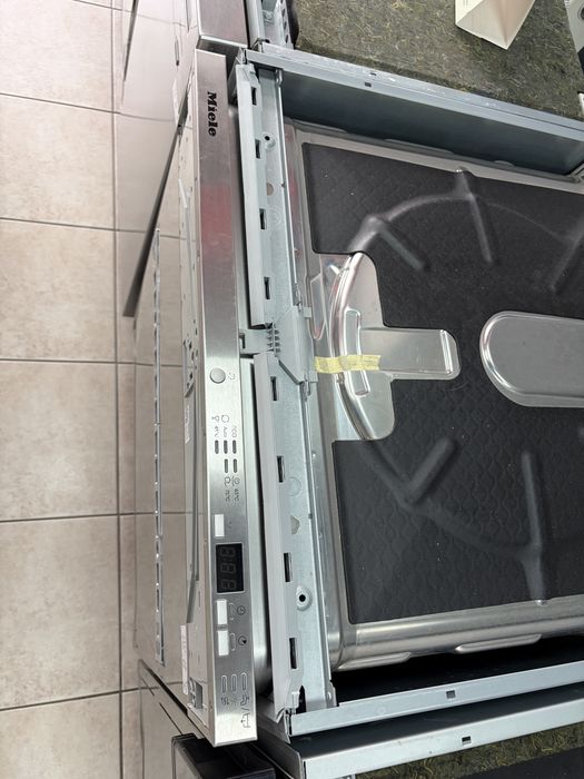 Miele G 5077 scVi XXL миялна за пълно вграждане AutoOpen/24 мес гаранция