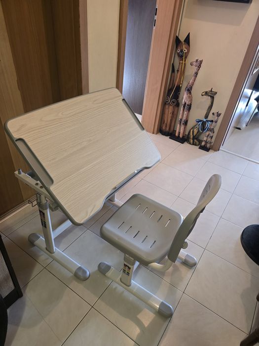 Vipack Регулируемо детско бюро Comfortline 201 със столче, сиво