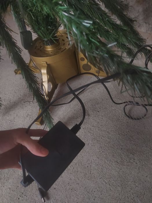 Продается ёлка срочно