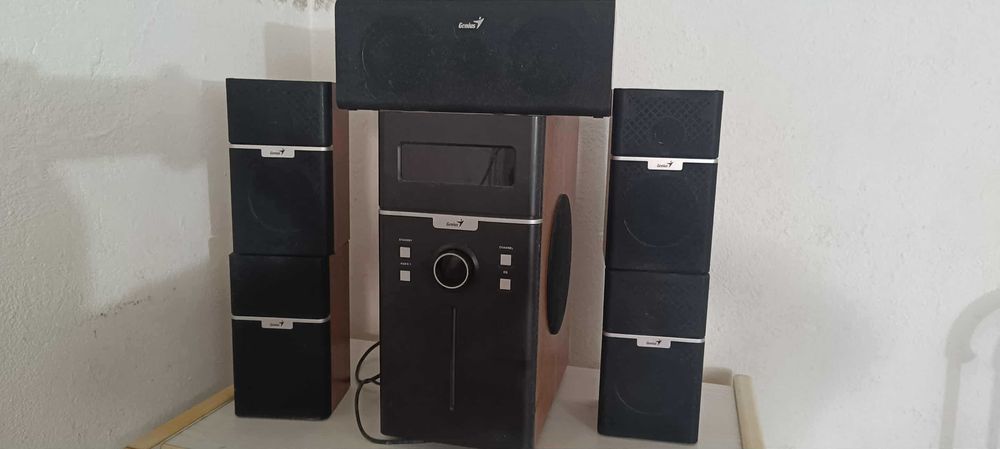 Multimedia hi-fi speaker system Model sw-hf5.1 5100