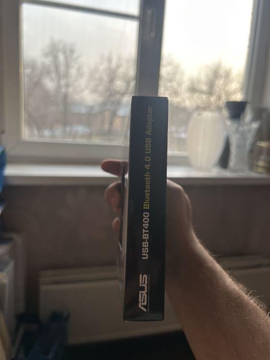 ASUS USB-BT400 — маленький USB Bluetooth-адаптер.