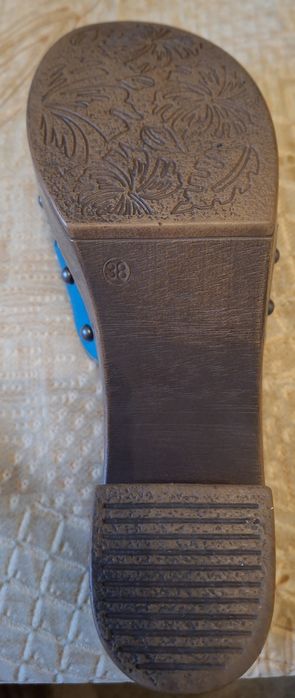 Saboți eleganti de vanzare