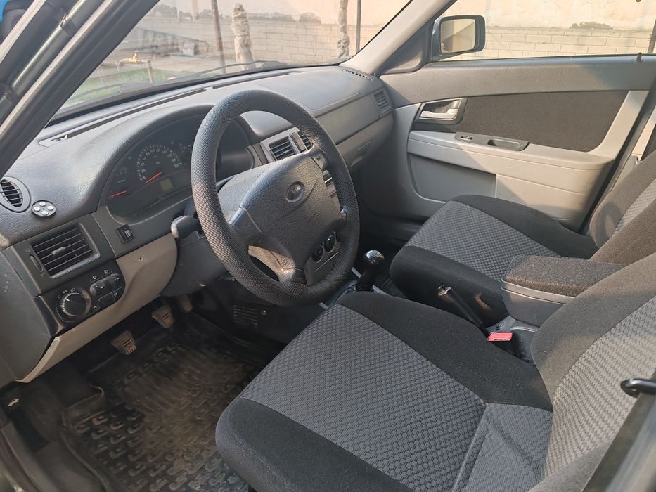 Lada priora unversal kuzov 2010yil