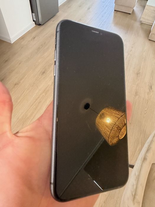 Iphone 11 128 GB черен
