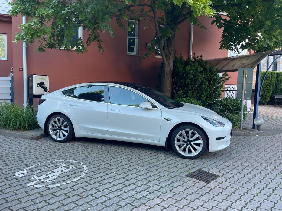 TESLA Model 3 2019 — imagine 5