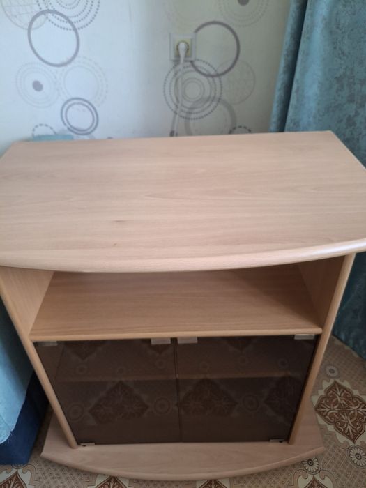 Продам тумбу под телевизор