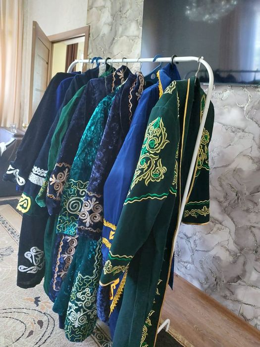 Продаю чапаны мужские