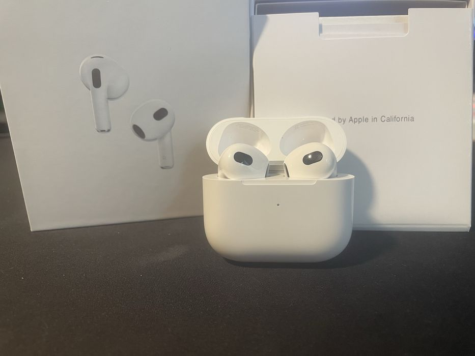Vand  airpods generatia 3