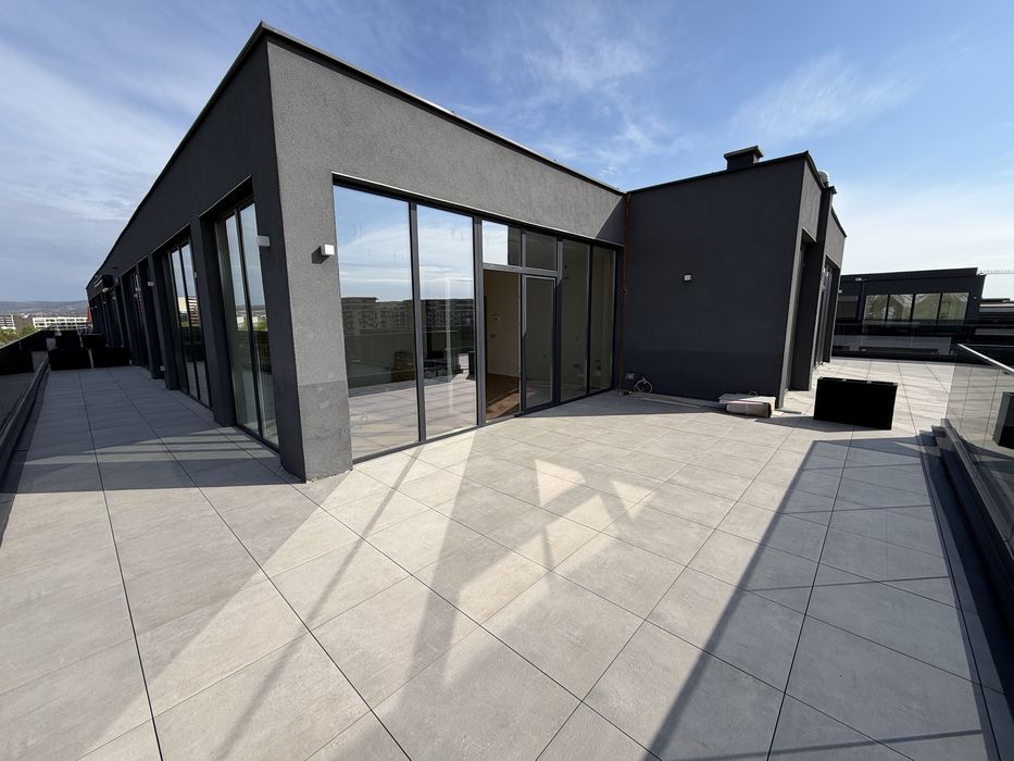 Penthouse  La Cheie Super Finisat si Mobilat Premium in Cart Gheorgheni *  cu Vedere Superba la Parc  langa Parc  157 M *