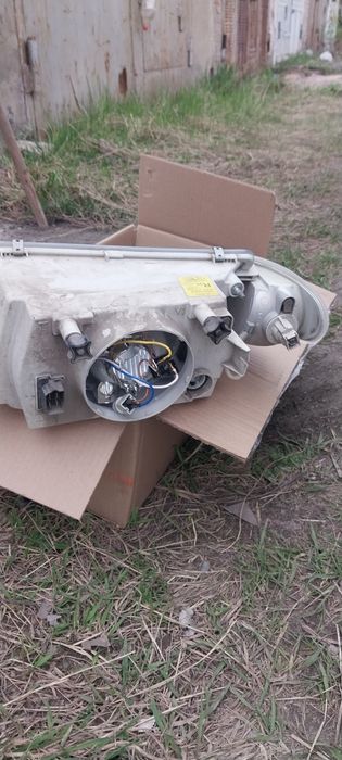 Фара ваз2114 передняя