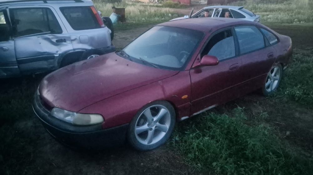 Продам по запчастям Мазда Кронос
