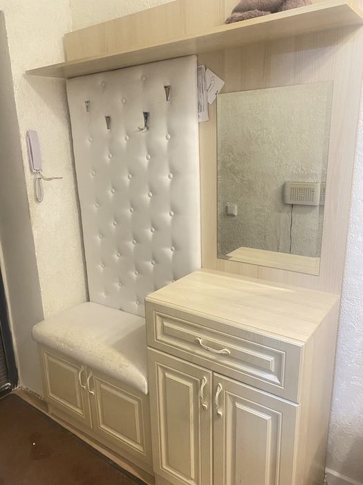 Шкаф для прихожей б/у