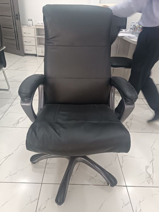 Ofis Mebillari sotiladi holati ideal...