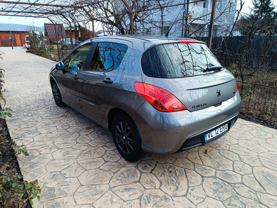 Peugeot 308 1.6 HDi – 2011 – 
Vând Peugeot 308, motor 1.6 HDi