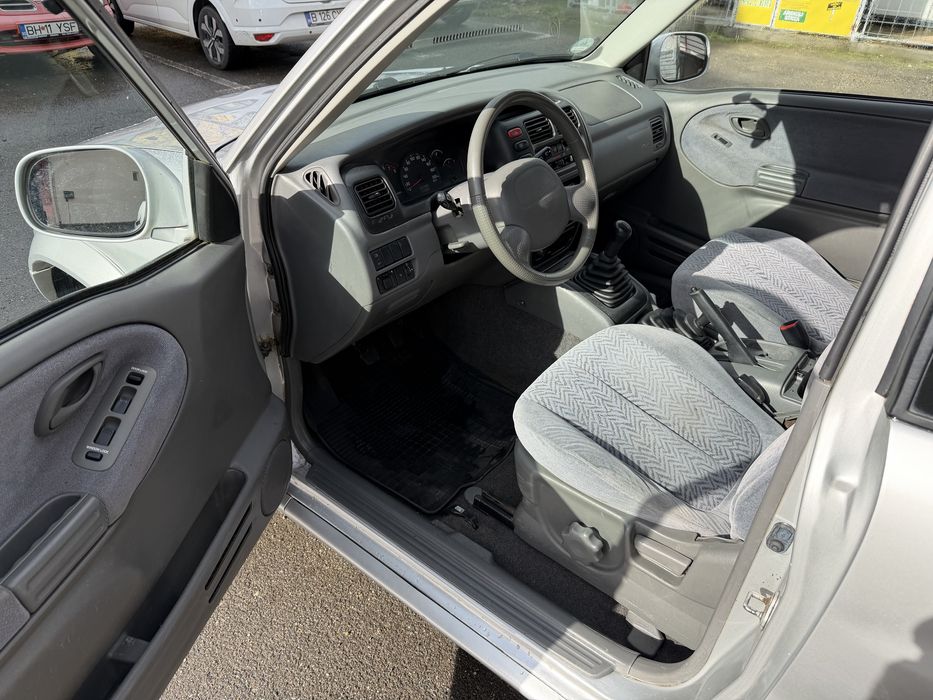 Suzuki Grand Vitara 1.6 - 2002 - Impecabil