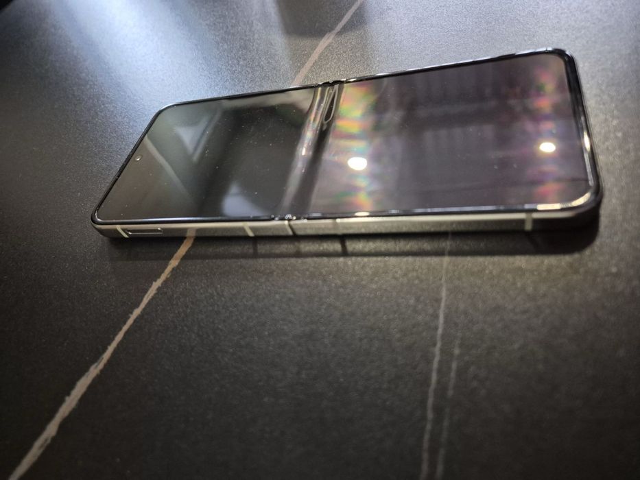 Samsung Galaxy Z Flip5