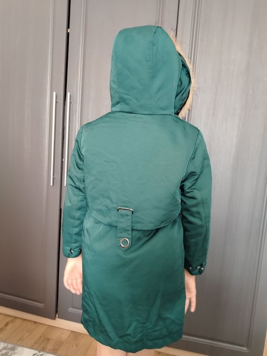 Продам парку для девочки