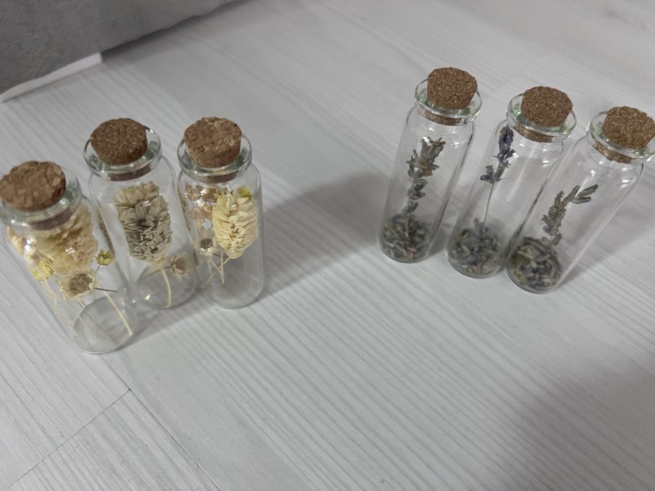 Fiole cu lavanda marturii