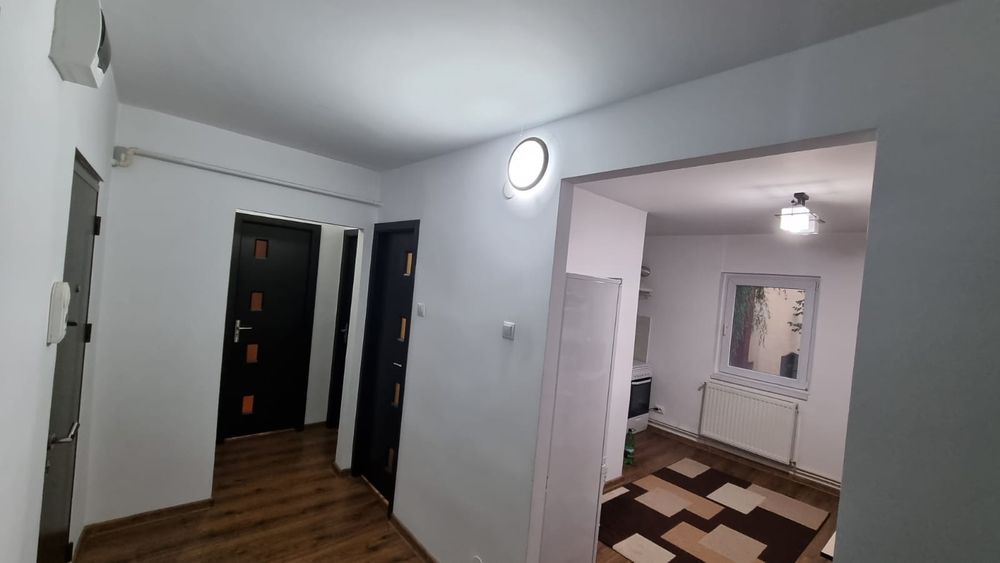 Închiriez cameră în apartament – Zona Popa Șapcă (aproape de Universitate)