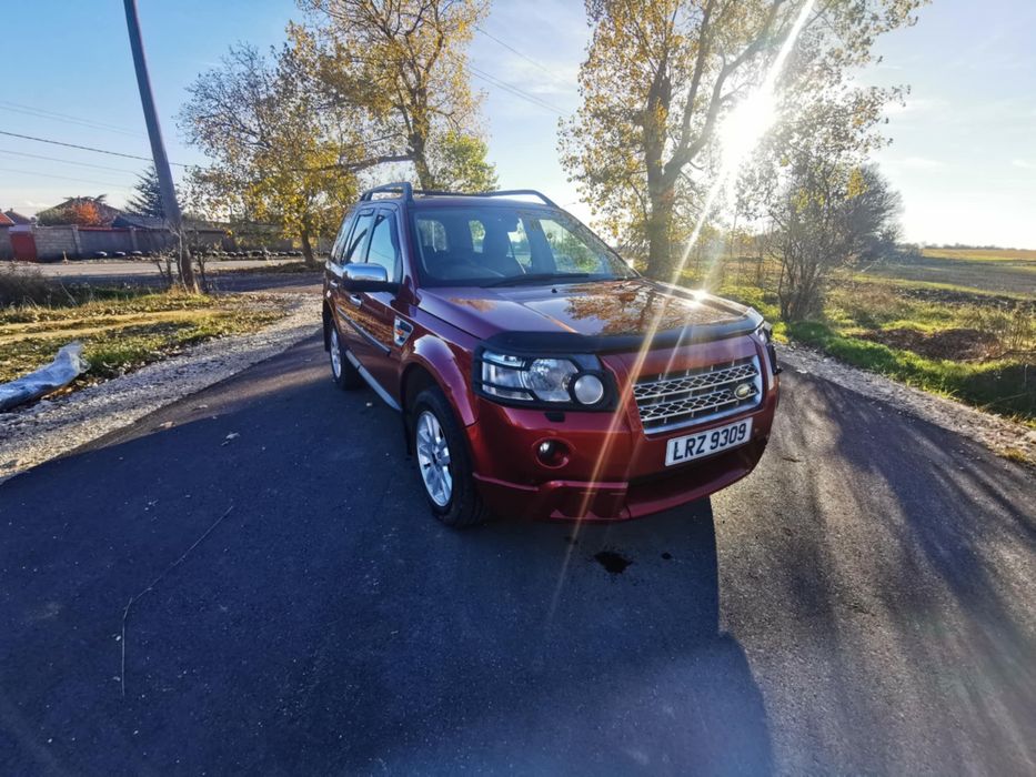 - Land Rover Freelander 2
