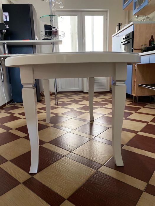 Продается Стол обеденный