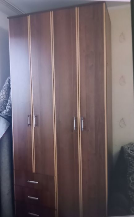 Продается шкаф в хорошем состоянии