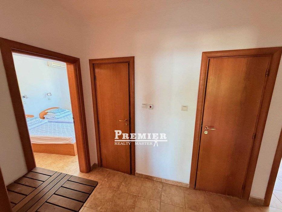 Тристаен апартамент с гледка към морето на 300 метра от плажа