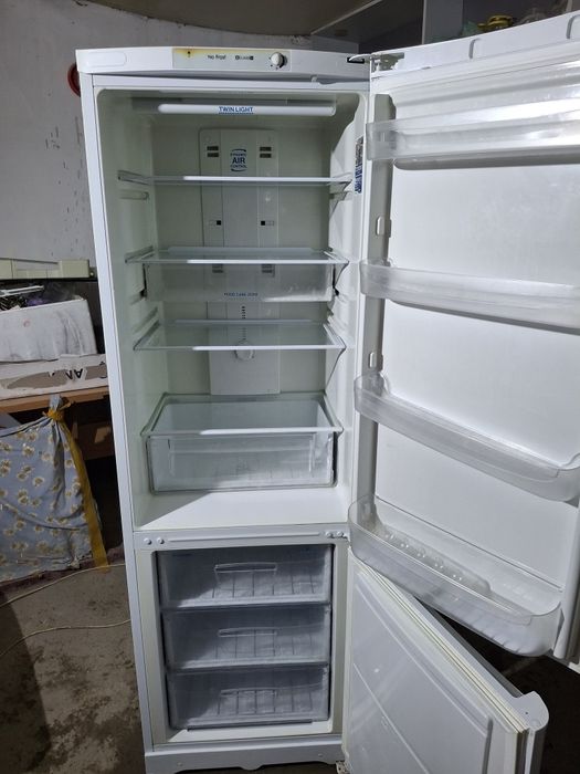 Шыттай Индезит Холодильник [ но фрост] сатылады.