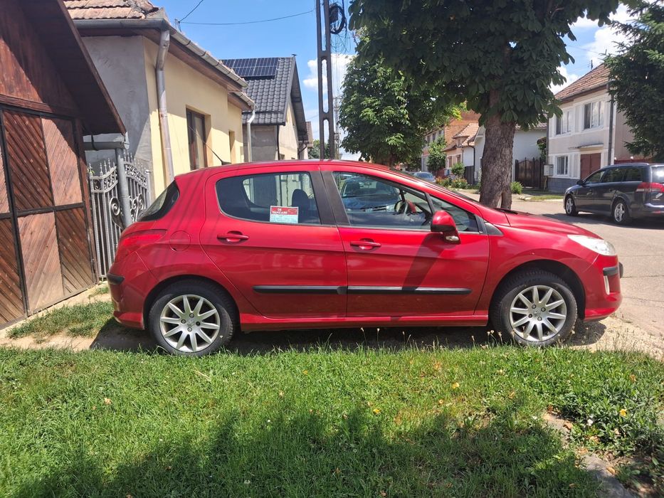 Peugeot 308 rulat foarte putin
