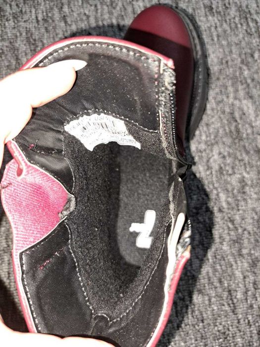 Продам ботинки на девочку