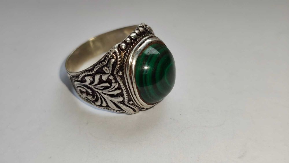 Эксклюзивное красивое серебряное кольцо с камнем МАЛАХИТ